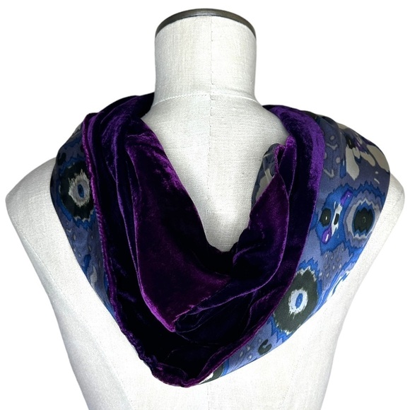 Kevin O’ Brien Studio Printed Silk Velvet Infinity Scarf - Picture 3 of 5